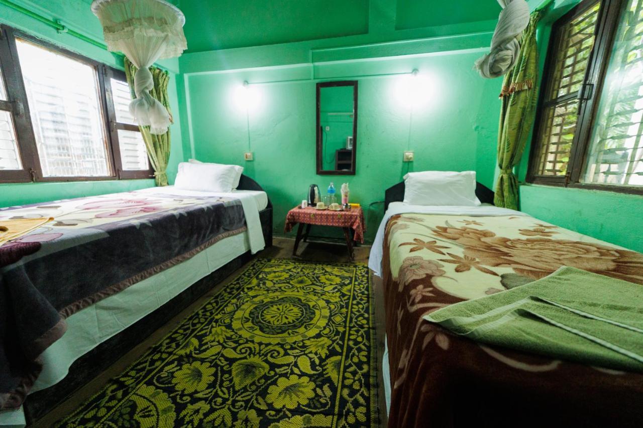 Chitwan Gaida Lodge - Animal Lovers & Birdwatchers Paradise Sauraha Extérieur photo