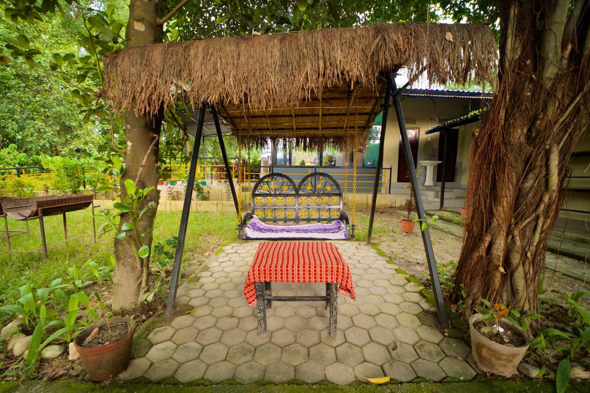 Chitwan Gaida Lodge - Animal Lovers & Birdwatchers Paradise Sauraha Extérieur photo