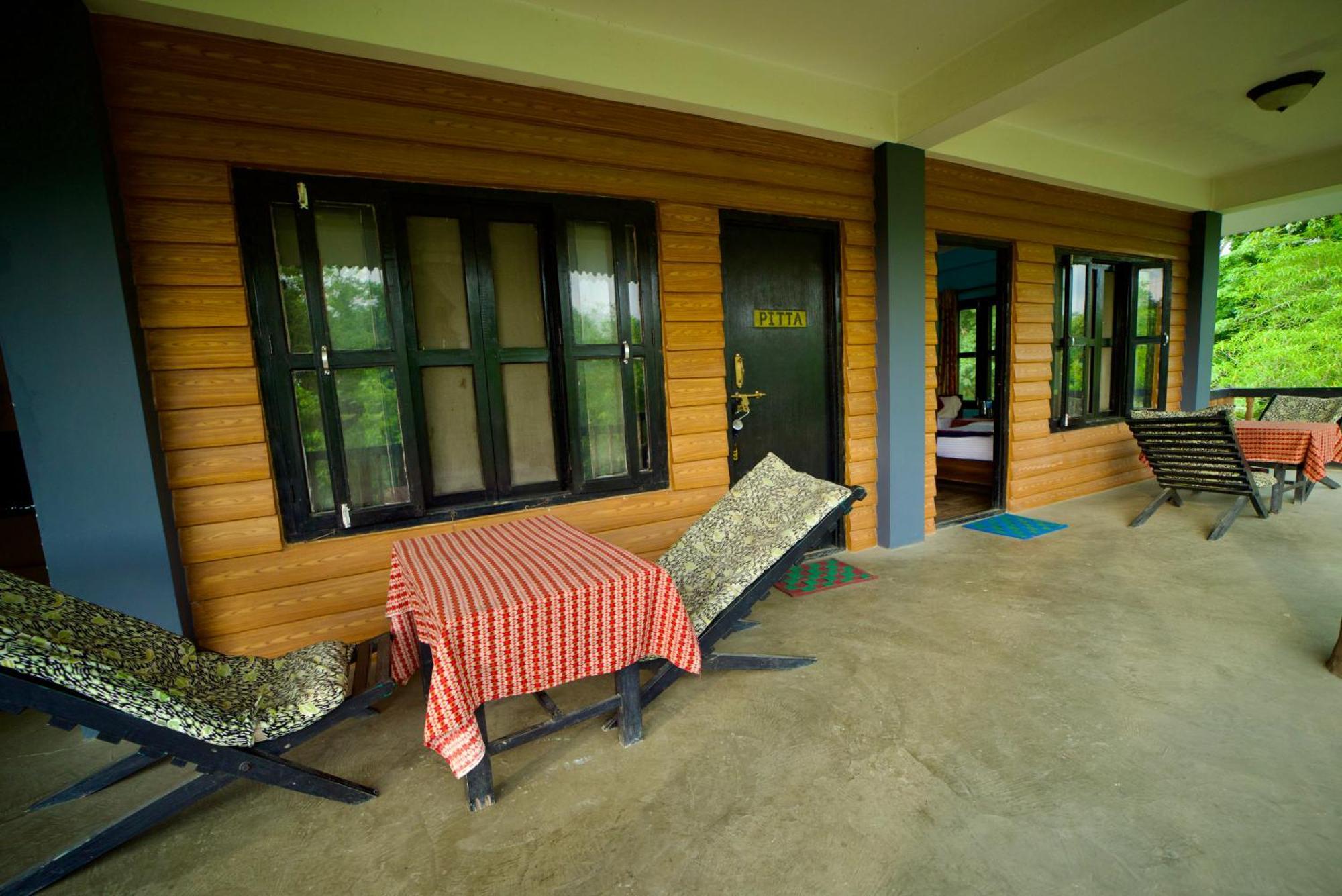 Chitwan Gaida Lodge - Animal Lovers & Birdwatchers Paradise Sauraha Extérieur photo