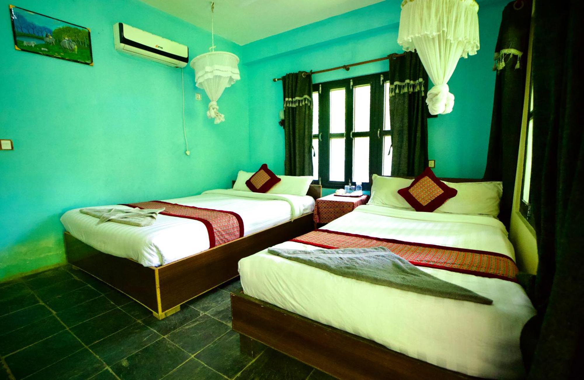 Chitwan Gaida Lodge - Animal Lovers & Birdwatchers Paradise Sauraha Extérieur photo