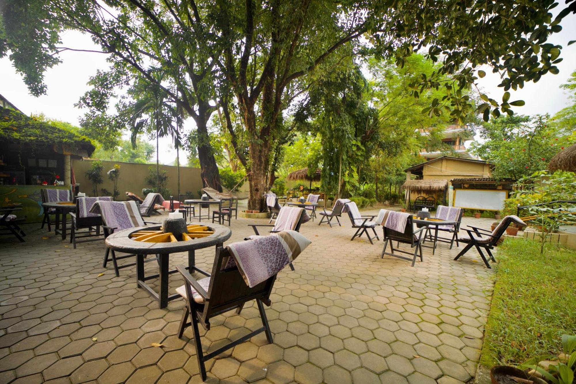 Chitwan Gaida Lodge - Animal Lovers & Birdwatchers Paradise Sauraha Extérieur photo