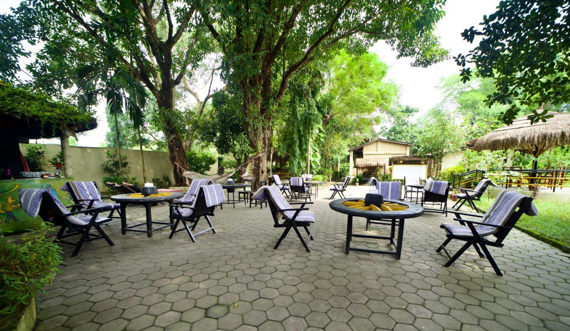Chitwan Gaida Lodge - Animal Lovers & Birdwatchers Paradise Sauraha Extérieur photo