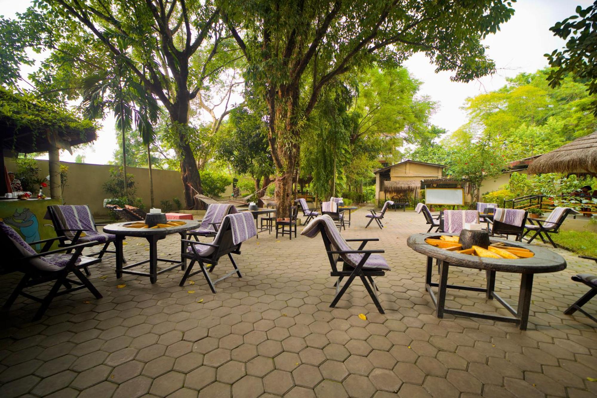 Chitwan Gaida Lodge - Animal Lovers & Birdwatchers Paradise Sauraha Extérieur photo