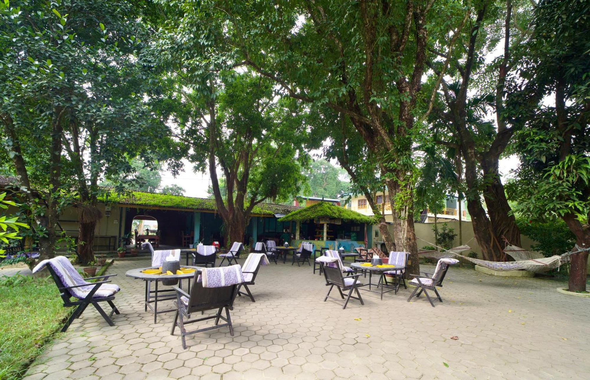 Chitwan Gaida Lodge - Animal Lovers & Birdwatchers Paradise Sauraha Extérieur photo