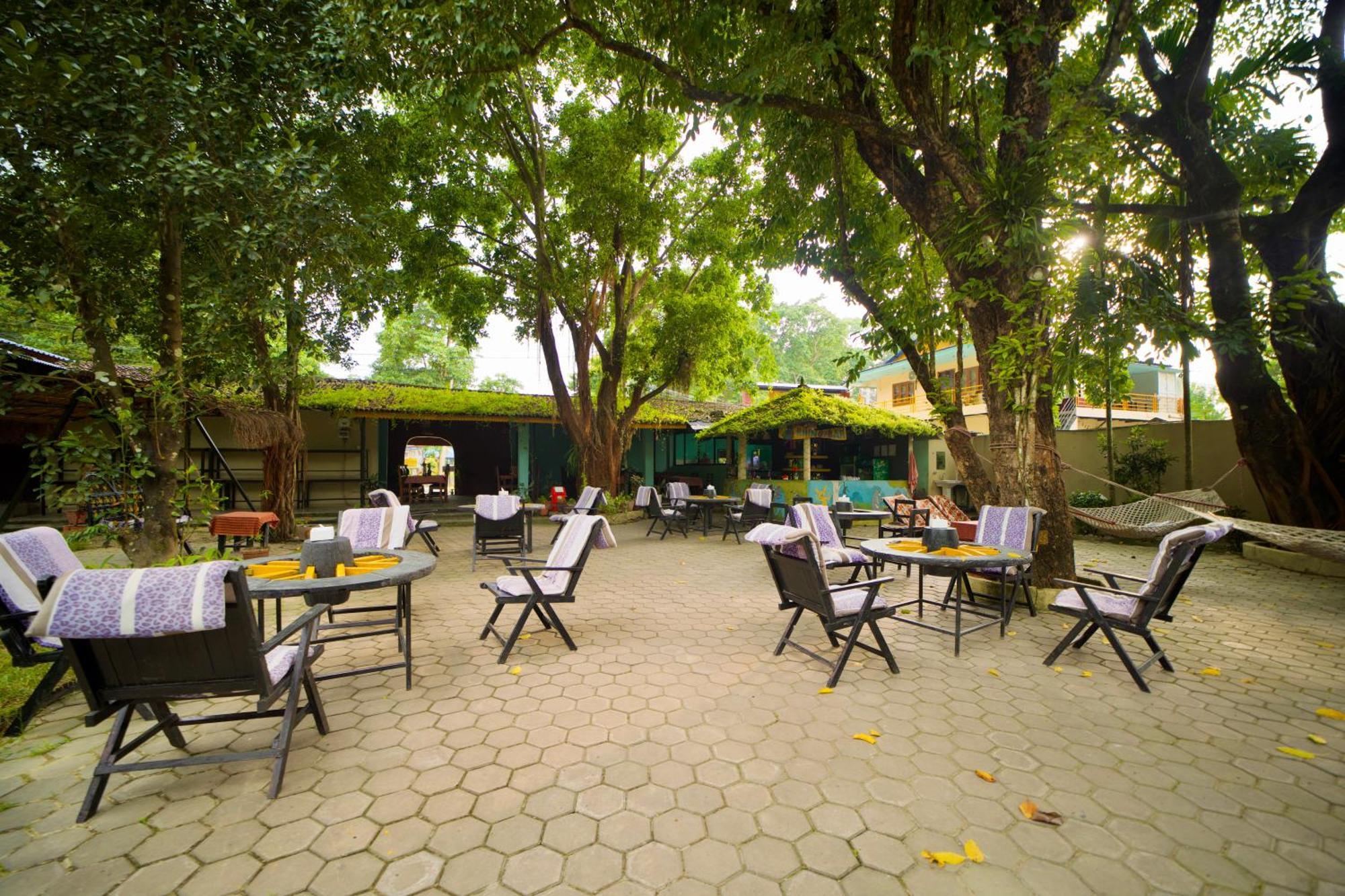 Chitwan Gaida Lodge - Animal Lovers & Birdwatchers Paradise Sauraha Extérieur photo